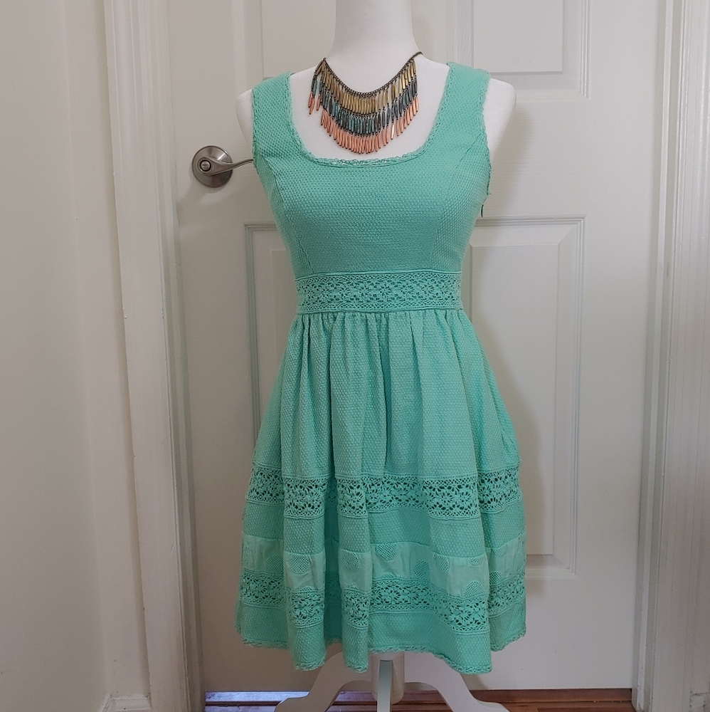 EUC ladies 4 jessica simpson dress beautiful
